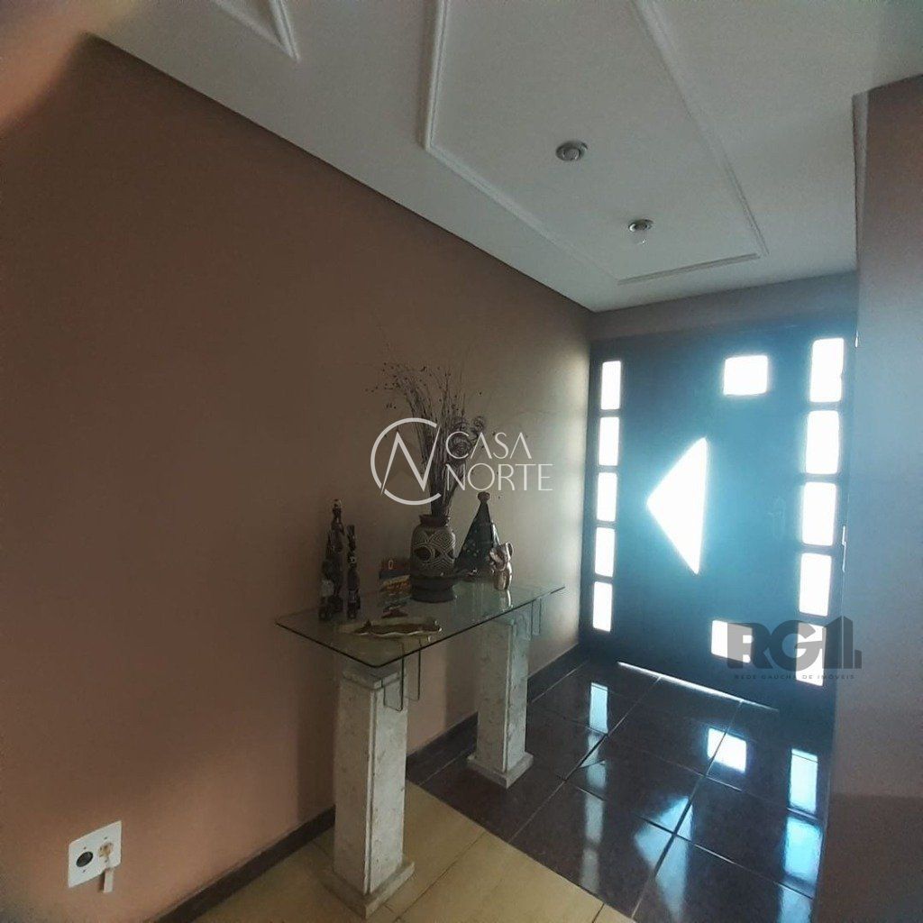 Casa à venda com 5 quartos, 880m², 1 suíte, 8 vagas, Estrada Gedeon Leite no bairro Hípica em Porto Alegre