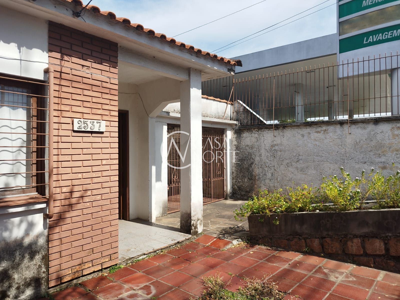 Casa à venda com 2 quartos, 101m², 1 suíte, 2 vagas, Avenida Baltazar de Oliveira Garcia no bairro Costa e Silva em Porto Alegre