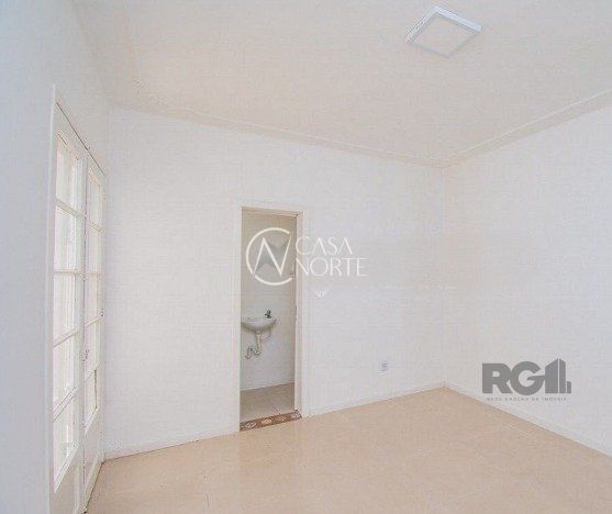 Kitnet à venda com 1 quarto, 22m², Rua Dezessete de Junho no bairro Menino Deus em Porto Alegre