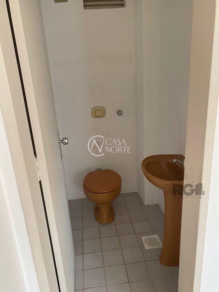 Sala Comercial à venda , 32m², Rua Barao do Triunfo no bairro Menino Deus em Porto Alegre