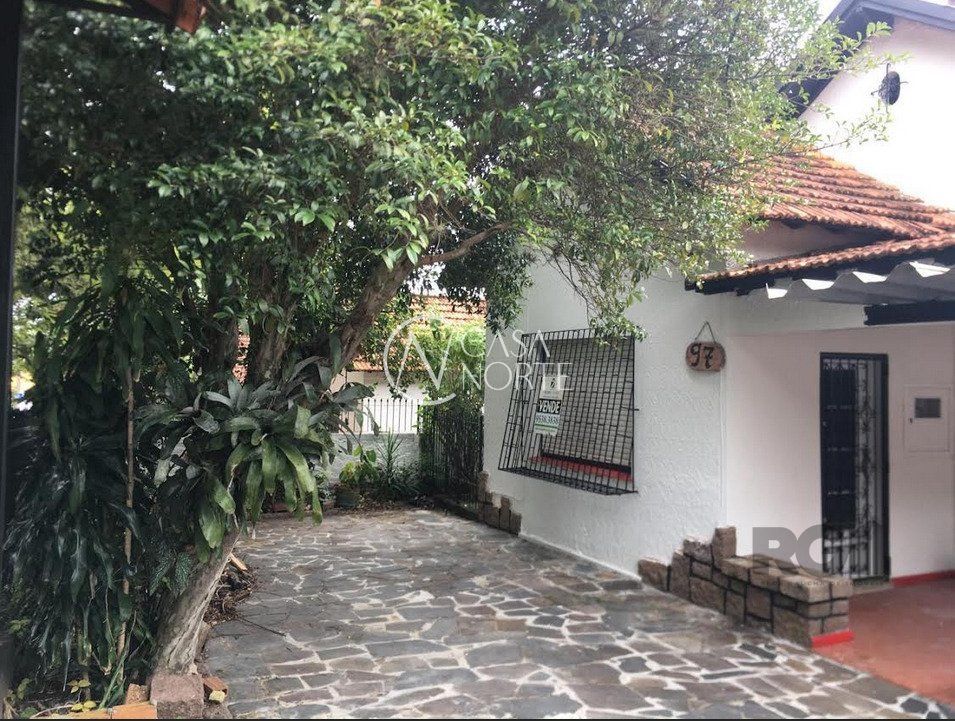 Casa à venda com 3 quartos, 150m², 3 vagas, Avenida Felipe Weimann no bairro Santa Tereza em Porto Alegre