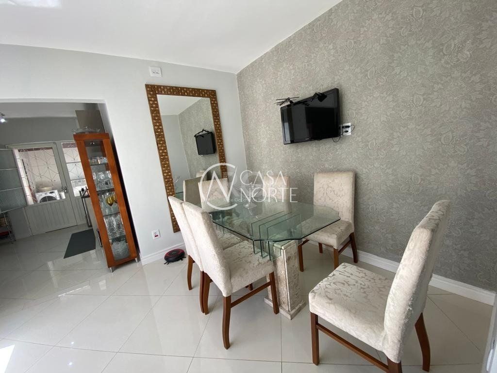 Casa à venda com 4 quartos, 170m², 2 suítes, 3 vagas, Rua Dezessete de Junho no bairro Menino Deus em Porto Alegre