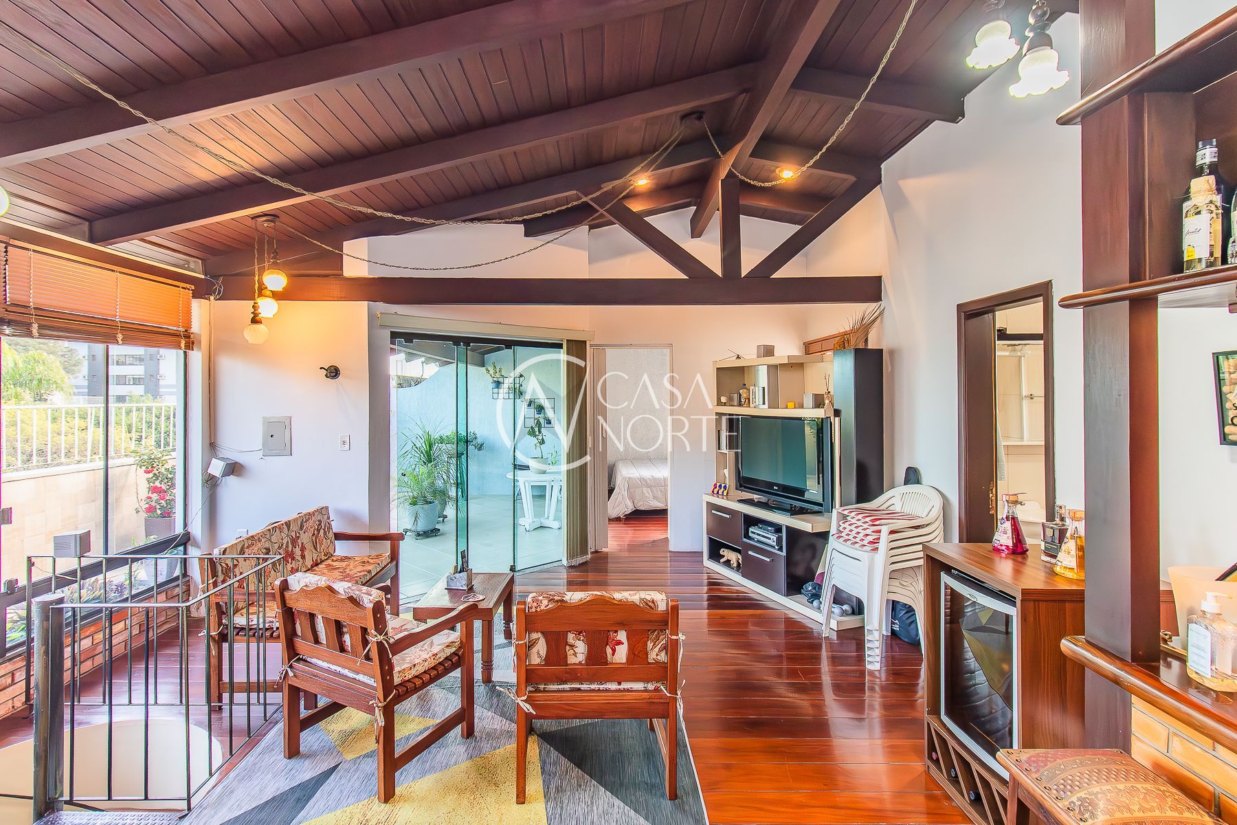 Cobertura à venda com 3 quartos, 161m², 2 vagas, Rua Grão Pará no bairro Menino Deus em Porto Alegre