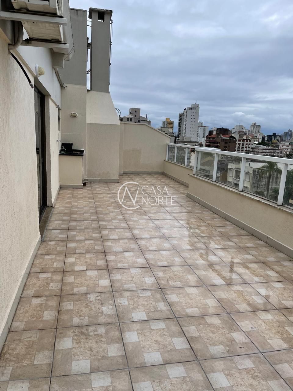 Cobertura à venda com 2 quartos, 150m², 2 suítes, 2 vagas, Rua Grão Pará no bairro Menino Deus em Porto Alegre