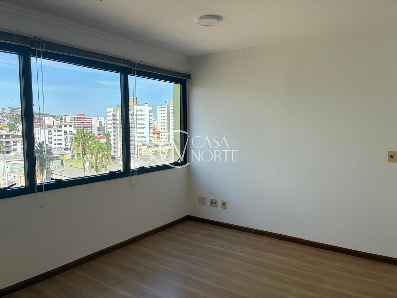 Sala Comercial à venda com 1 quarto, 24m², Rua Saldanha Marinho no bairro Menino Deus em Porto Alegre