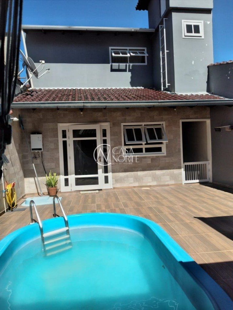 Casa à venda com 2 quartos, 243m², 1 suíte, 3 vagas, Rua Manduca Nunes no bairro Glória em Porto Alegre