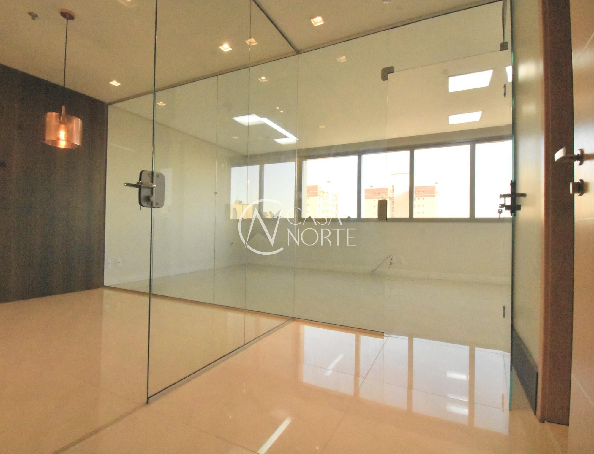 Sala Comercial à venda com 1 quarto, 41m², 1 vaga, Avenida Getúlio Vargas no bairro Menino Deus em Porto Alegre