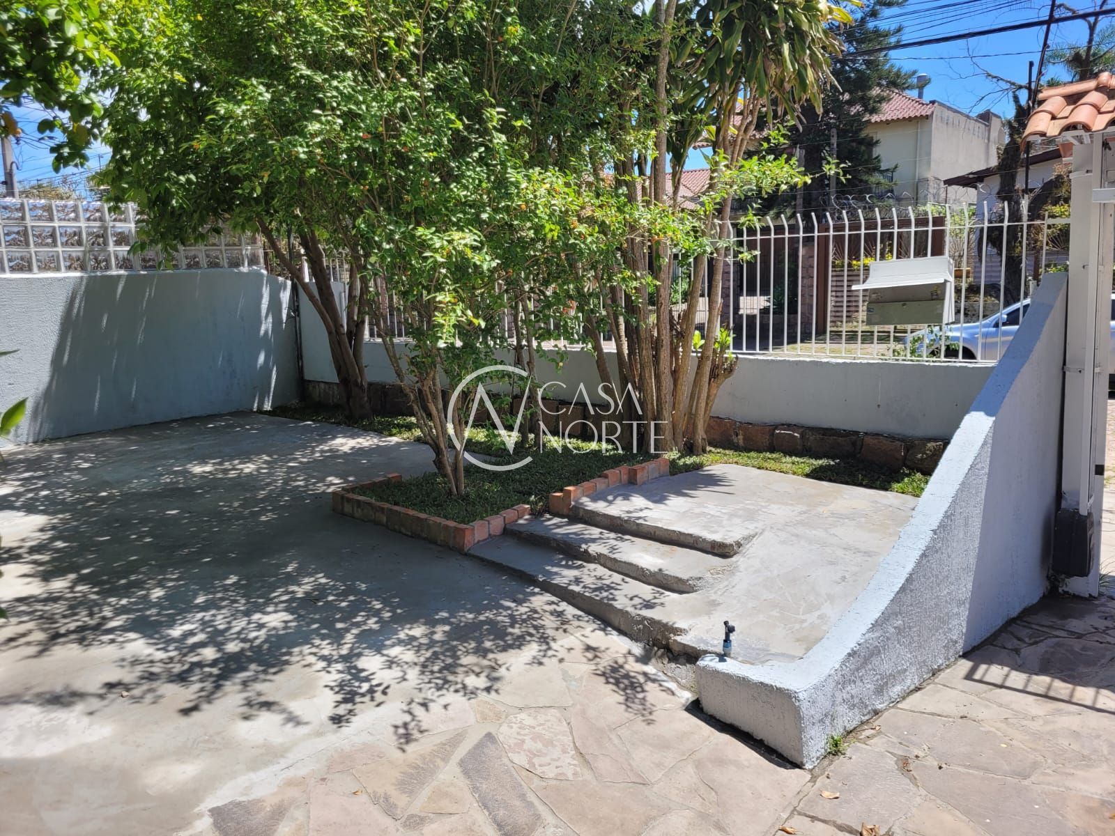 Casa à venda com 3 quartos, 291m², 1 suíte, 8 vagas, Rua Pasteur no bairro Ipanema em Porto Alegre