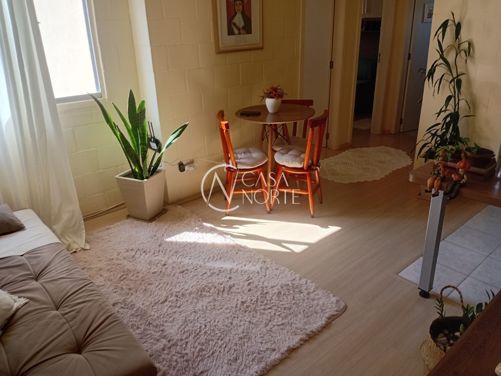 Apartamento à venda com 2 quartos, 43m², 1 vaga, Rua Império no bairro Vila Nova em Porto Alegre