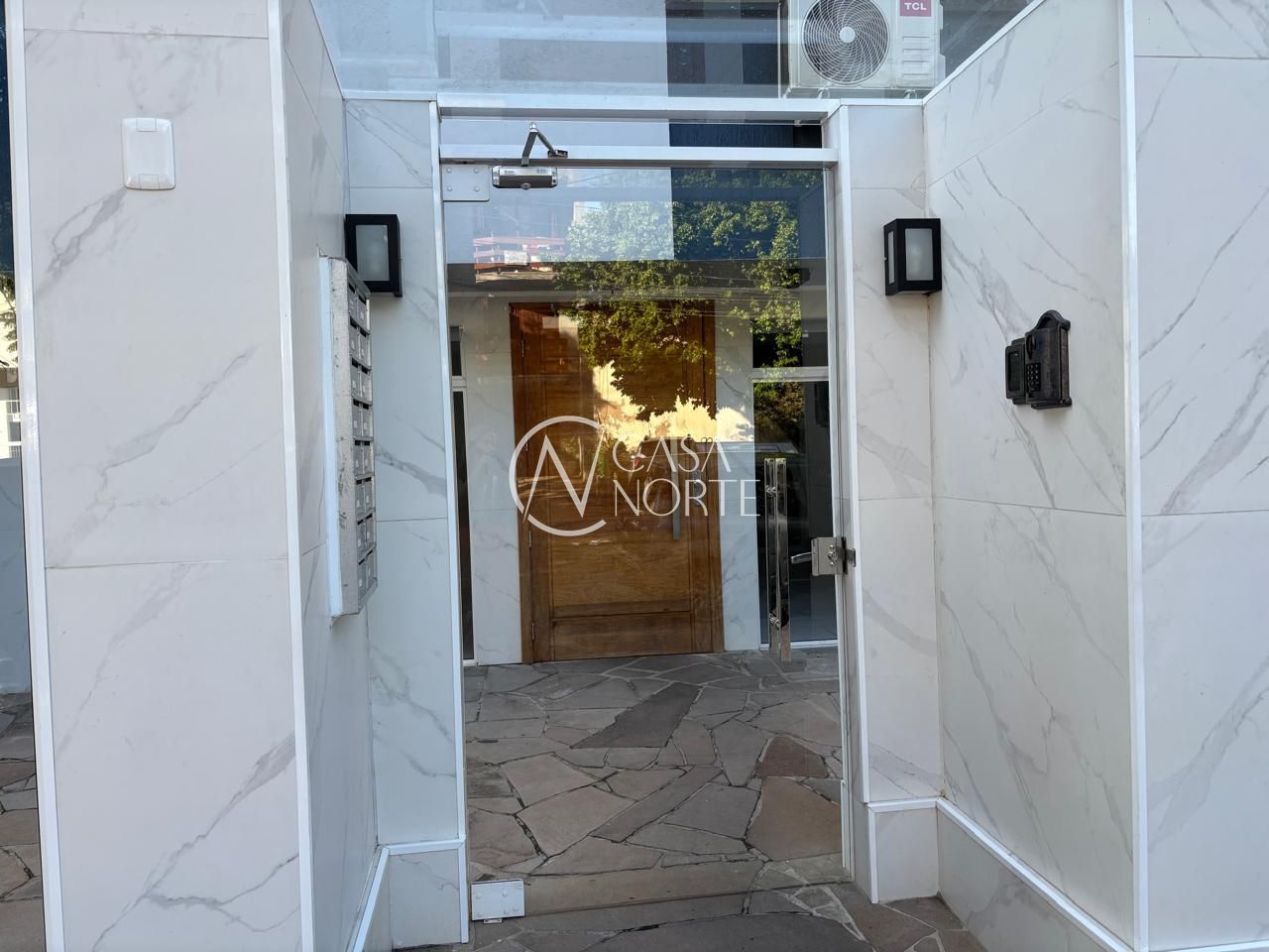 Apartamento à venda com 2 quartos, 55m², Rua Dezessete de Junho no bairro Menino Deus em Porto Alegre