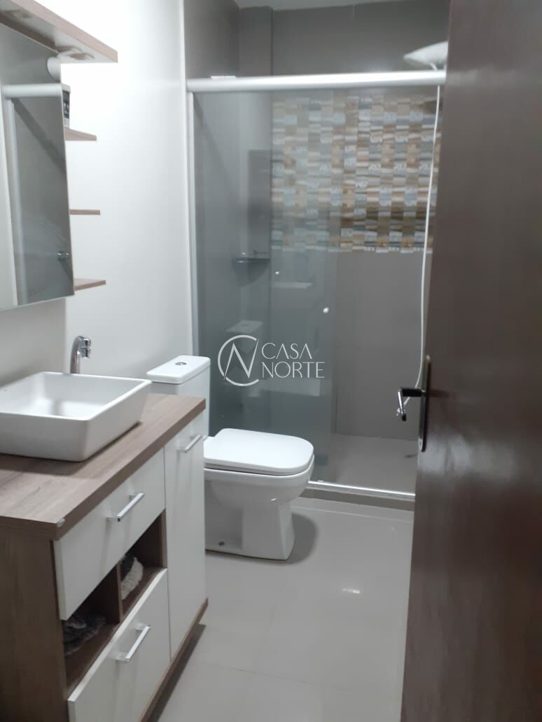 Casa de Condomínio à venda com 4 quartos, 192m², 1 suíte, 2 vagas, Rua Ponciano Pacheco da Silveira no bairro Guarujá em Porto Alegre