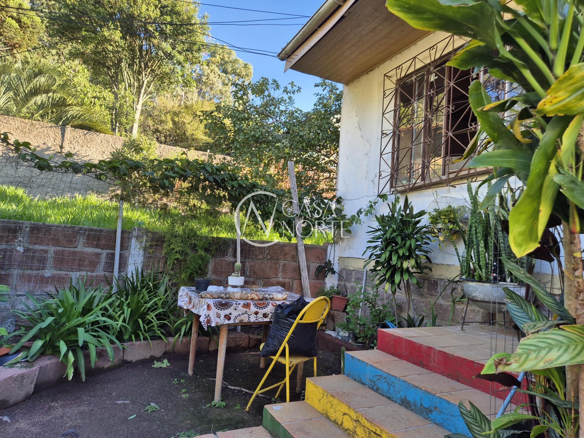 Casa à venda com 3 quartos, 145m², 3 vagas, Rua Professor Joaquim Felizardo no bairro Espírito Santo em Porto Alegre