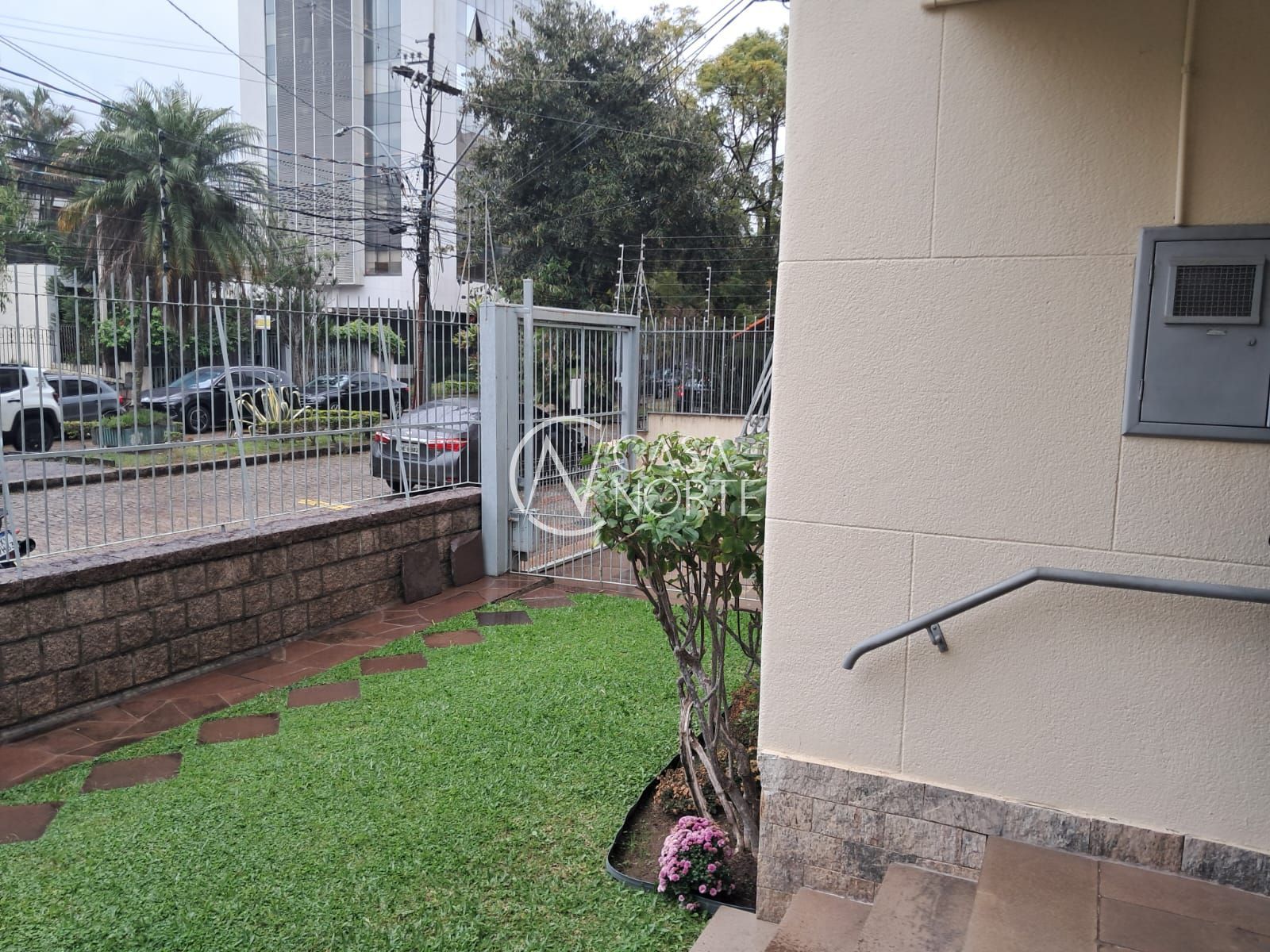 Casa à venda com 3 quartos, 123m², 1 suíte, 3 vagas, Avenida Bastian no bairro Menino Deus em Porto Alegre
