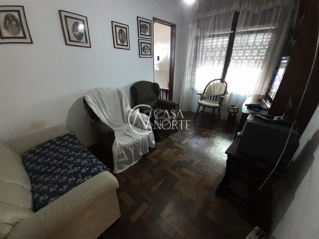 Casa à venda com 4 quartos, 185m², 1 suíte, 2 vagas, Rua Guadalajara no bairro Jardim Sabará em Porto Alegre