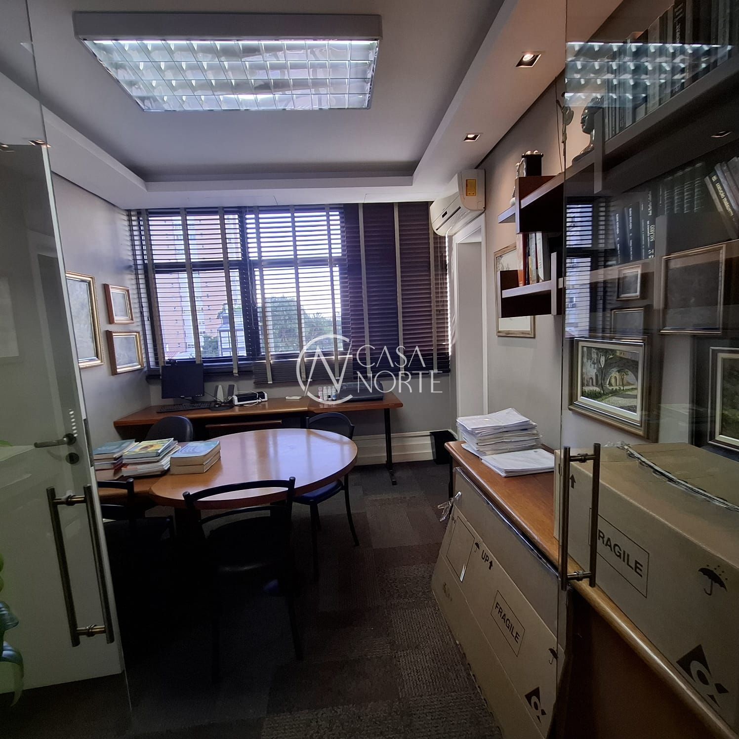 Sala Comercial à venda com 3 quartos, 67m², 1 vaga, Rua Barão do Triunfo no bairro Menino Deus em Porto Alegre