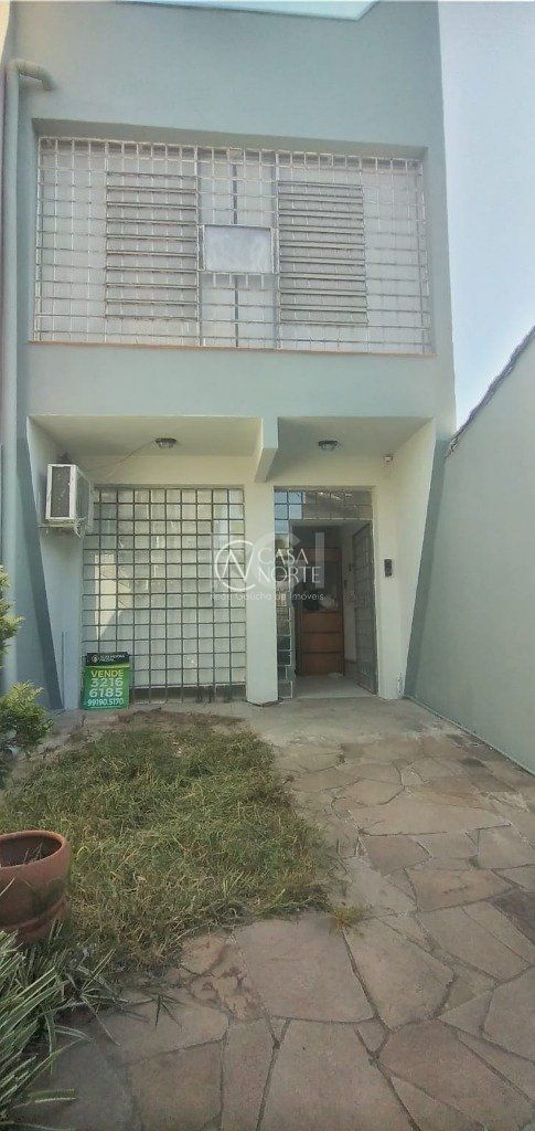 Casa à venda com 3 quartos, 100m², 1 vaga, Rua Barao do Gravataí no bairro Menino Deus em Porto Alegre