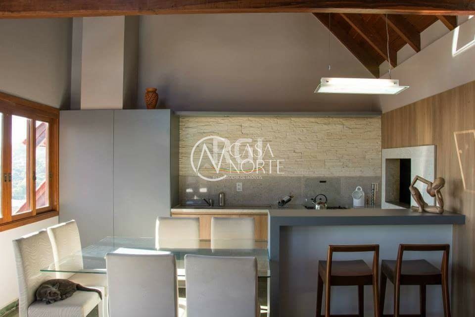 Casa de Condomínio à venda com 3 quartos, 381m², 1 suíte, 2 vagas, Rua Silveiro no bairro Menino Deus em Porto Alegre