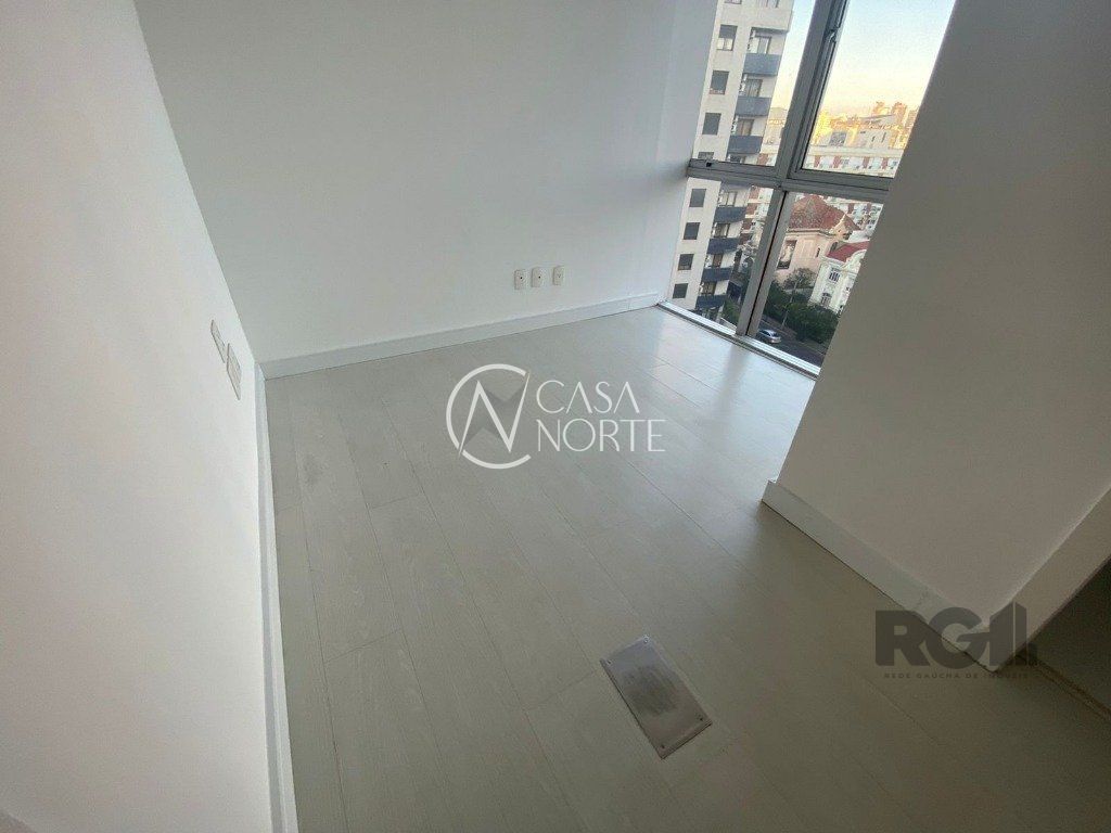 Sala Comercial à venda , 48m², Rua Vinte e Quatro de Outubro no bairro Moinhos de Vento em Porto Alegre