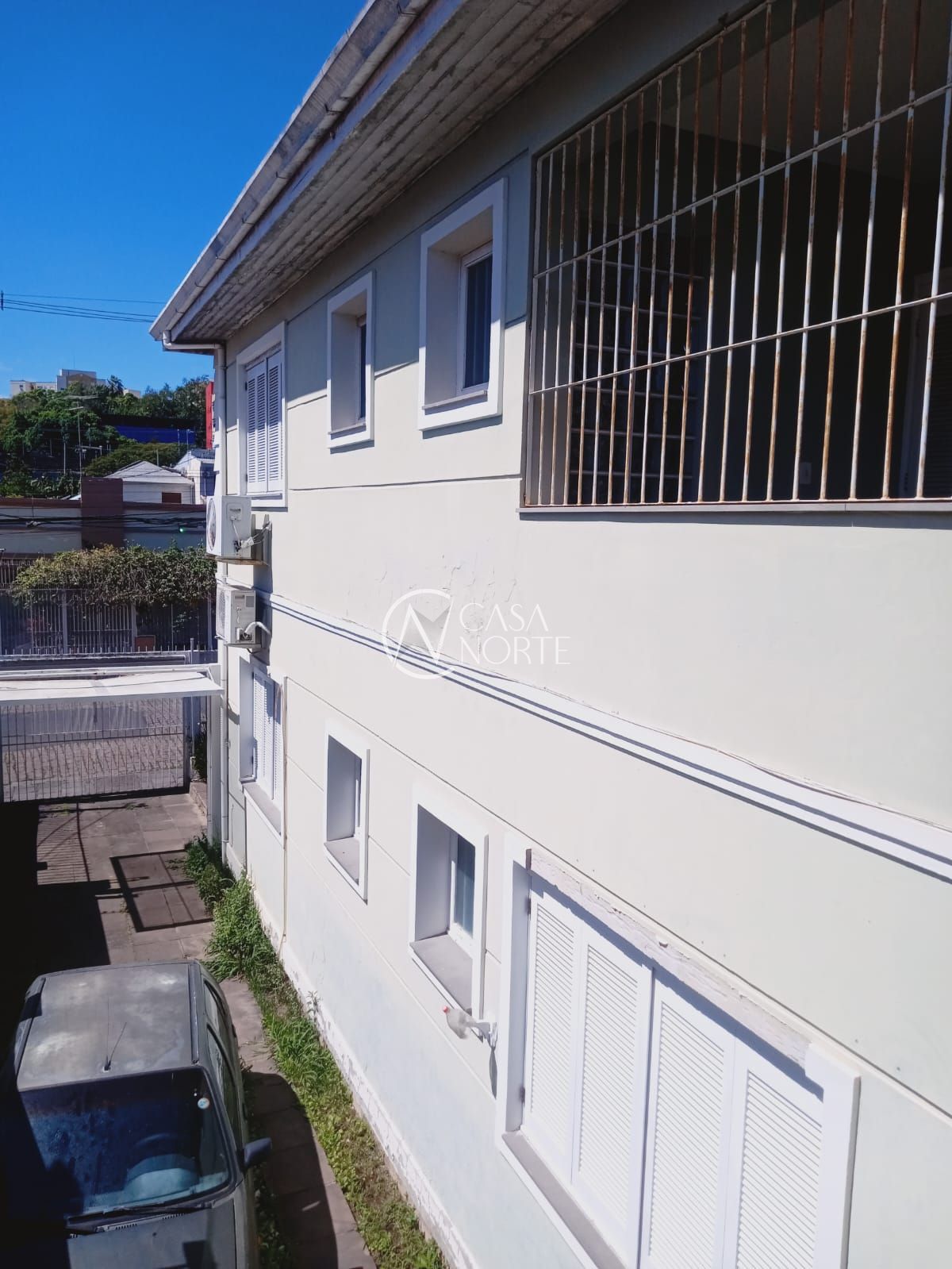 Casa à venda com 5 quartos, 302m², 4 suítes, 4 vagas, Rua Doutor Voltaire Pires no bairro Santo Antônio em Porto Alegre