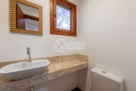 Casa à venda com 3 quartos, 421m², 1 suíte, 3 vagas, Rua Menachem Begin no bairro Jardim Itu em Porto Alegre