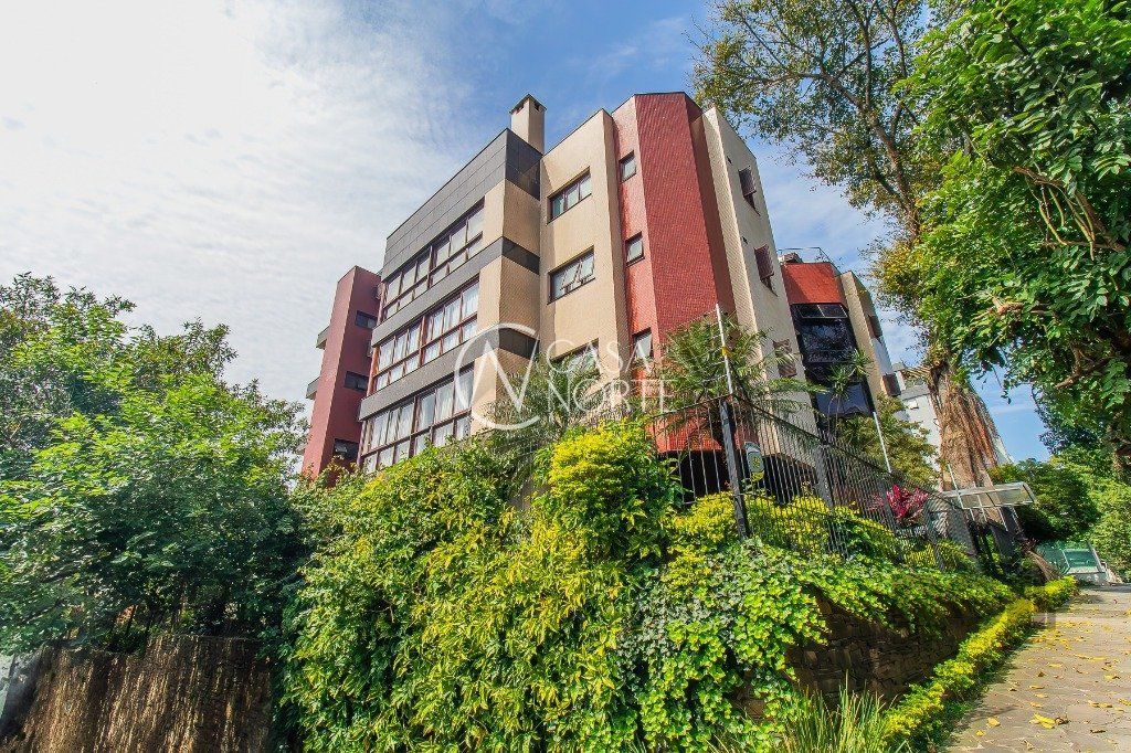 Cobertura à venda com 3 quartos, 431m², 1 suíte, 3 vagas, Rua Pedro Ivo no bairro Mont Serrat em Porto Alegre