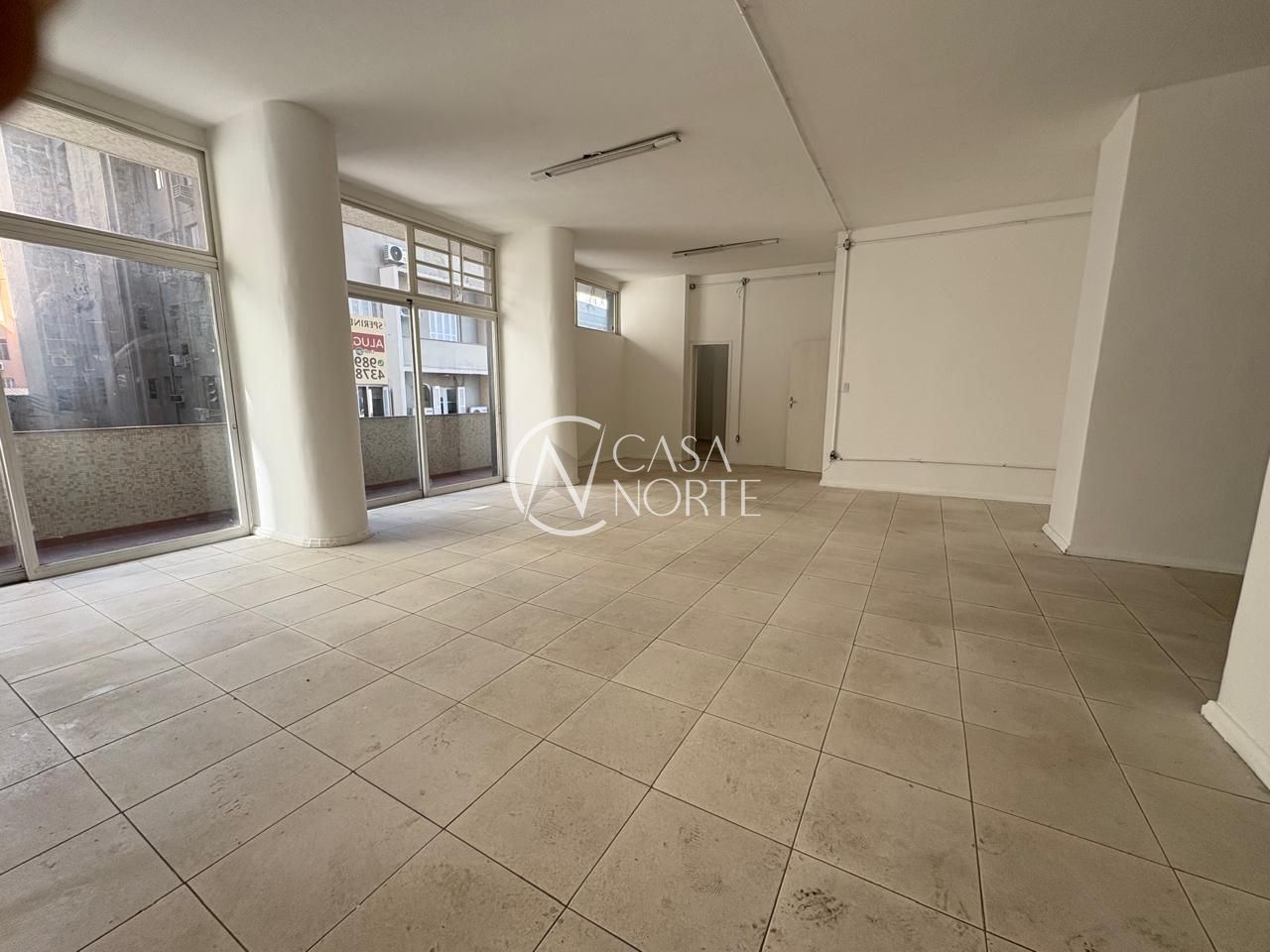 Sala Comercial à venda com 1 quarto, 822m², 1 vaga, Avenida Senador Salgado Filho no bairro Centro Histórico em Porto Alegre