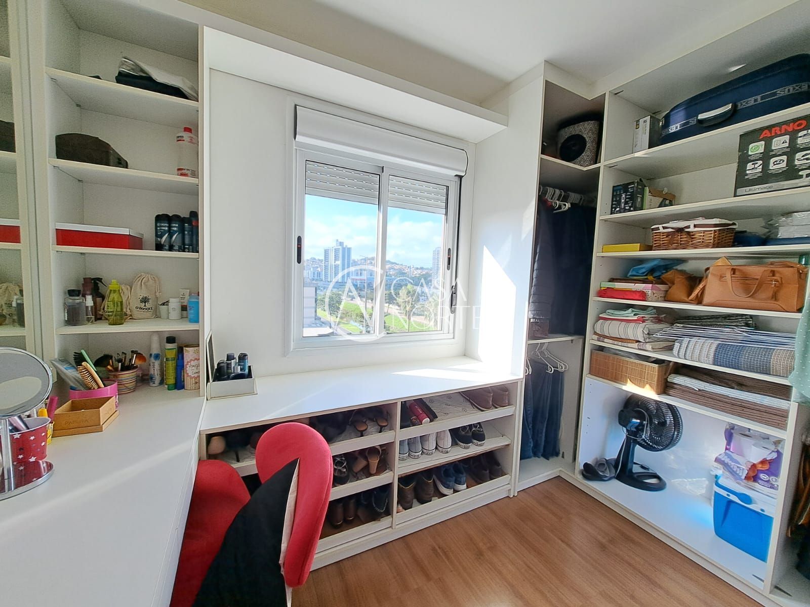 Apartamento à venda com 3 quartos, 70m², 1 suíte, 1 vaga, Rua Padre Todesco no bairro Partenon em Porto Alegre