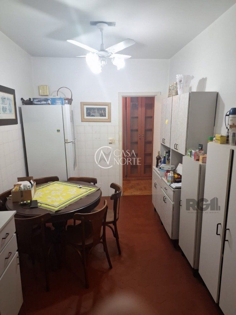 Apartamento à venda com 3 quartos, 107m², 1 vaga, Rua Duque de Caxias no bairro Centro Histórico em Porto Alegre