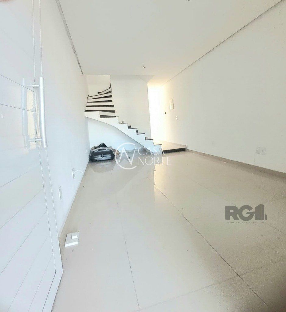 Sobrado à venda com 3 quartos, 234m², 3 suítes, 2 vagas, Rua Irma Teresilda Steffen no bairro Mário Quintana em Porto Alegre