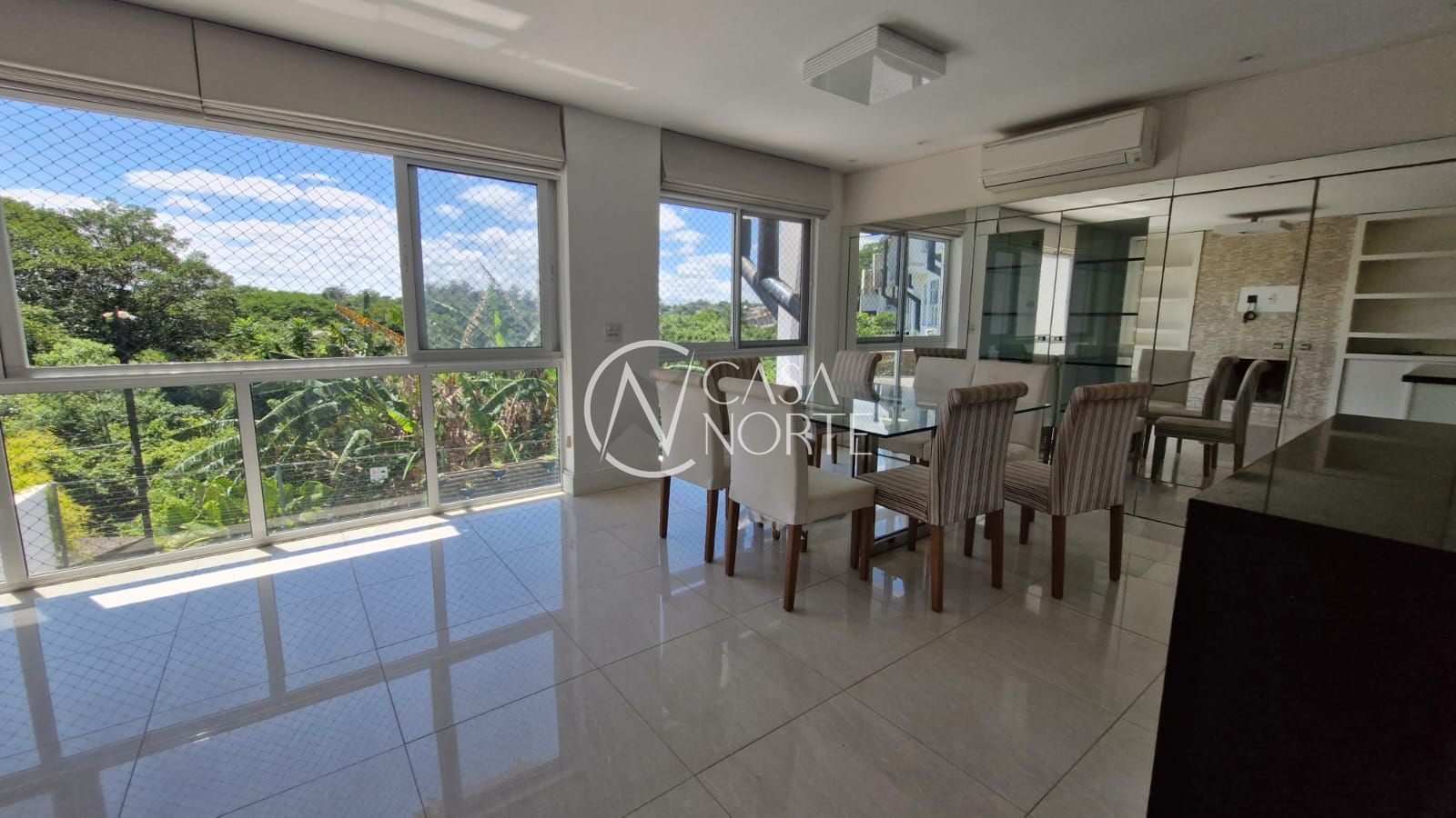 Casa de Condomínio à venda com 5 quartos, 203m², 2 suítes, 2 vagas, Rua Tocantins no bairro Lomba do Pinheiro em Porto Alegre