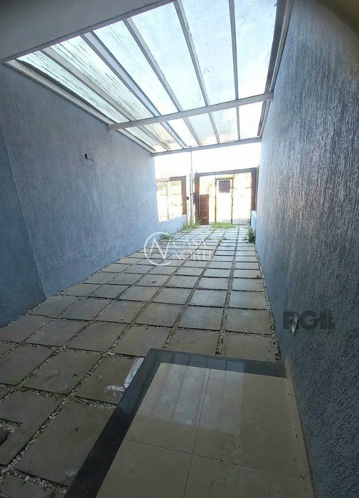 Sobrado à venda com 3 quartos, 234m², 3 suítes, 2 vagas, Rua Irma Teresilda Steffen no bairro Mário Quintana em Porto Alegre