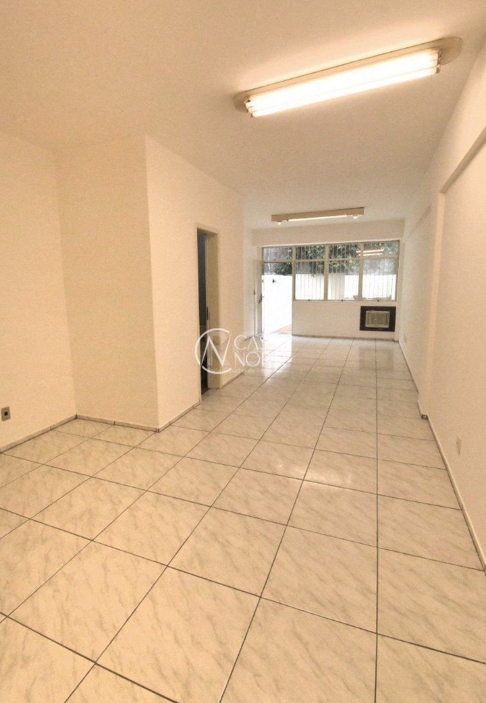 Sala Comercial à venda , 37m², Rua Comendador Reingartz no bairro Bela Vista em Porto Alegre