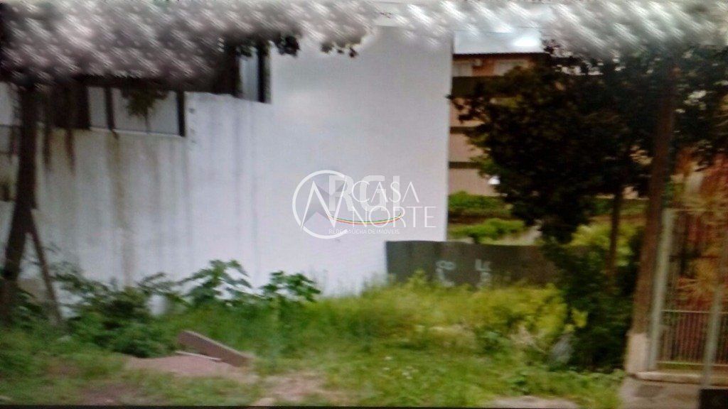 Terreno à venda  com 395m², Rua Estevao Cruz no bairro Cristal em Porto Alegre