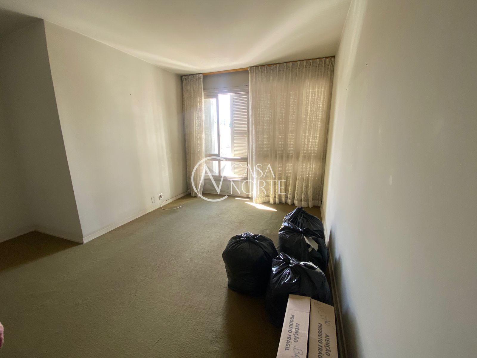 Apartamento à venda com 3 quartos, 104m², 1 suíte, 1 vaga, Rua José Francisco Duarte Júnior no bairro Menino Deus em Porto Alegre
