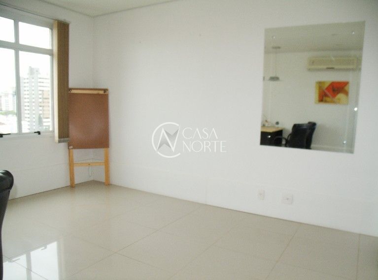 Sala Comercial à venda com 1 quarto, 32m², 1 vaga, Avenida Getúlio Vargas no bairro Menino Deus em Porto Alegre