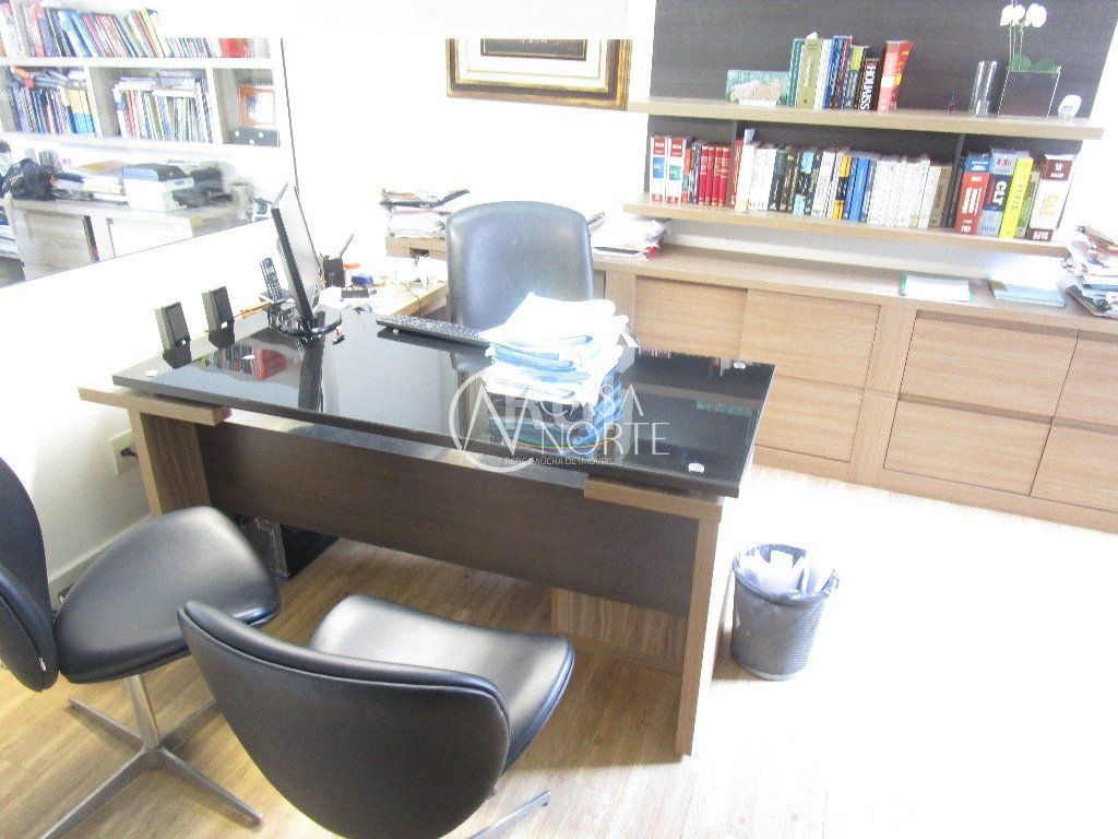 Casa à venda com 4 quartos, 227m², 1 vaga, Rua Grao Para no bairro Menino Deus em Porto Alegre