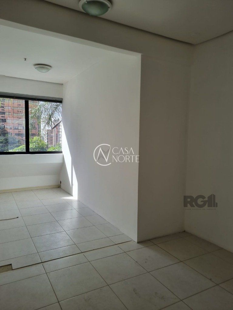 Sala Comercial à venda com 2 quartos, 40m², 1 vaga, Avenida Carlos Gomes no bairro Auxiliadora em Porto Alegre