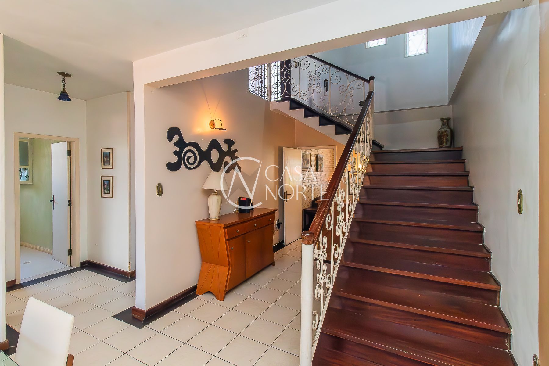 Casa à venda com 5 quartos, 429m², 2 suítes, 7 vagas, Rua Santa Vitória no bairro Tristeza em Porto Alegre