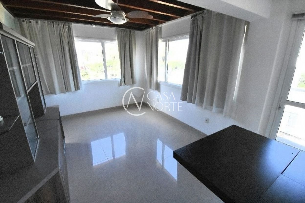 Apartamento à venda com 2 quartos, 71m², 1 suíte, 1 vaga, Avenida Getúlio Vargas no bairro Menino Deus em Porto Alegre