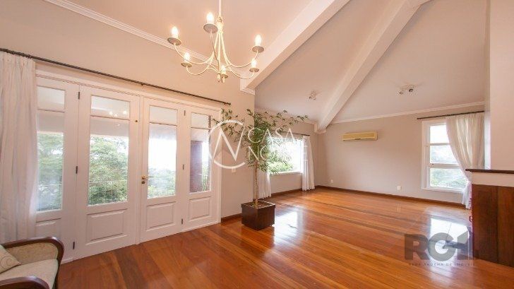 Casa à venda com 4 quartos, 372m², 4 suítes, 4 vagas, Rua Deputado Astério de Mello no bairro Teresópolis em Porto Alegre