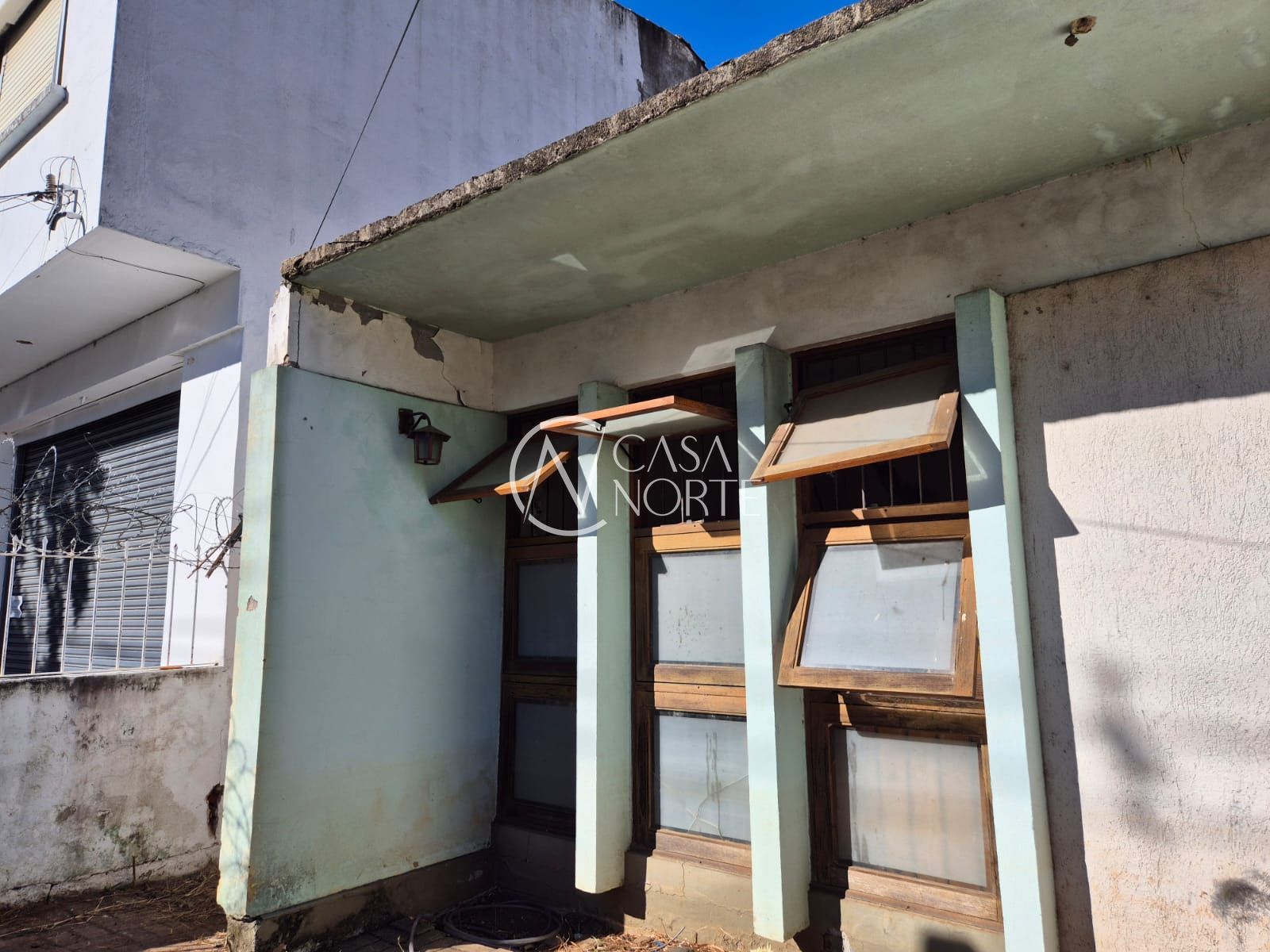 Terreno à venda  com 322m², Rua Dezessete de Junho no bairro Menino Deus em Porto Alegre