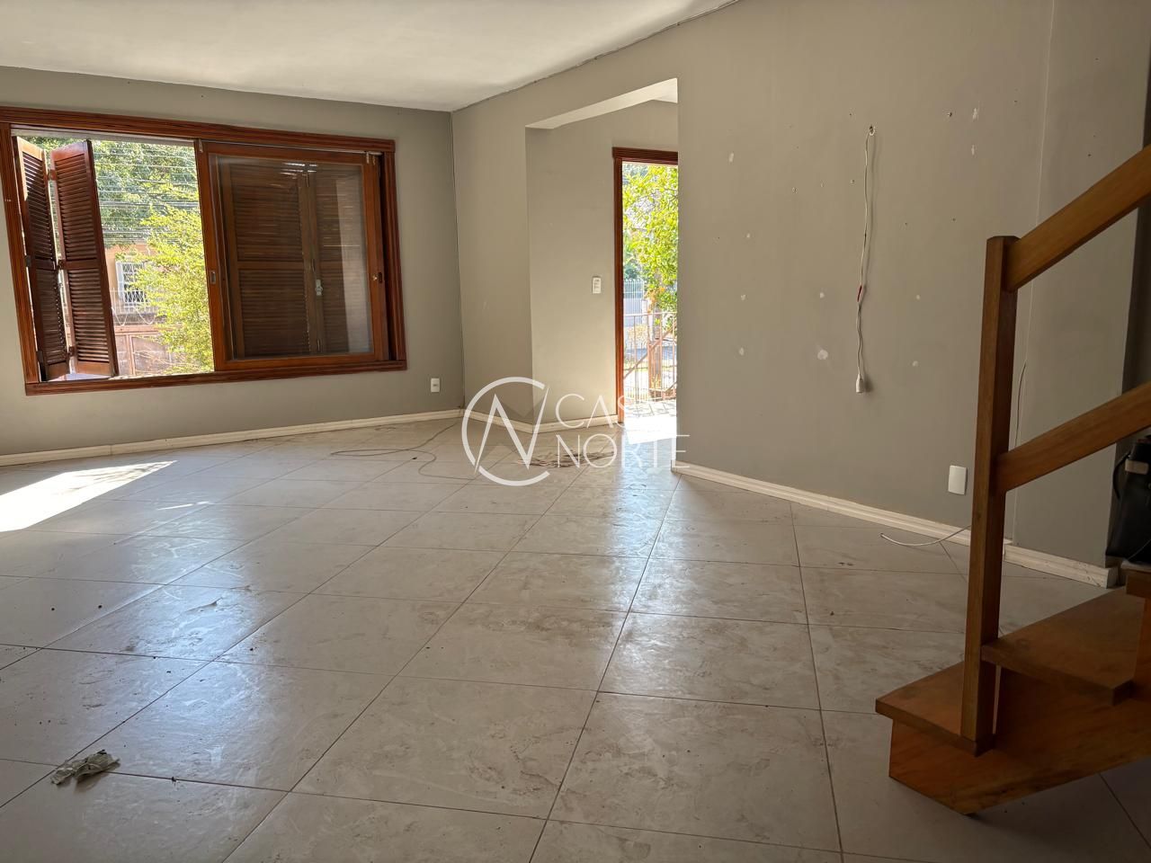 Casa à venda com 2 quartos, 178m², 2 suítes, 3 vagas, Rua Águas Mortas no bairro Medianeira em Porto Alegre