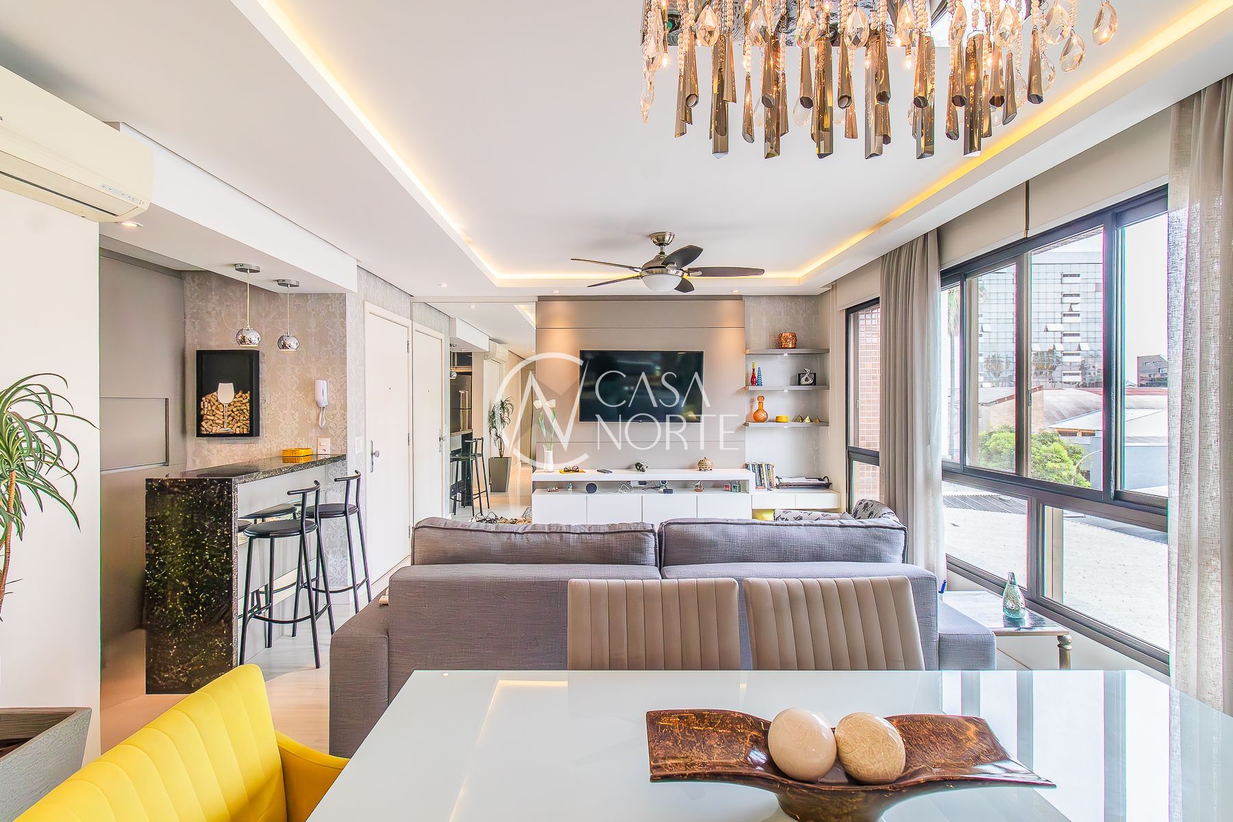 Apartamento à venda com 3 quartos, 86m², 1 suíte, 2 vagas, Rua Gonçalves Dias no bairro Menino Deus em Porto Alegre