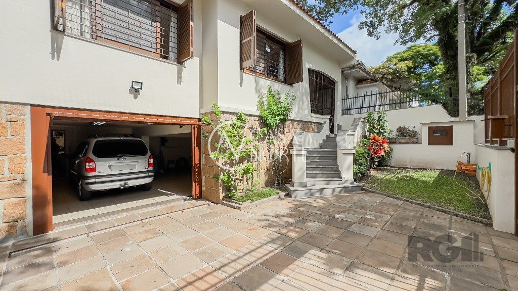 Casa à venda com 3 quartos, 344m², 1 suíte, 2 vagas, Rua Filadélfia no bairro São João em Porto Alegre