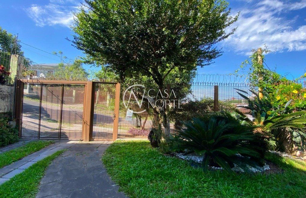Casa à venda com 4 quartos, 254m², 2 suítes, 3 vagas, Rua Hipólito da Costa no bairro Santa Tereza em Porto Alegre