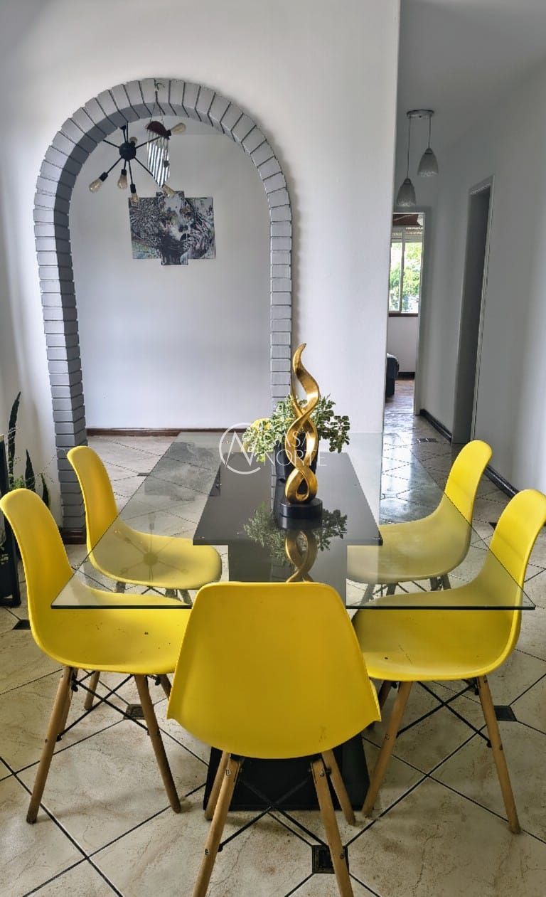 Apartamento à venda com 2 quartos, 69m², Rua Coronel Massot no bairro Cristal em Porto Alegre