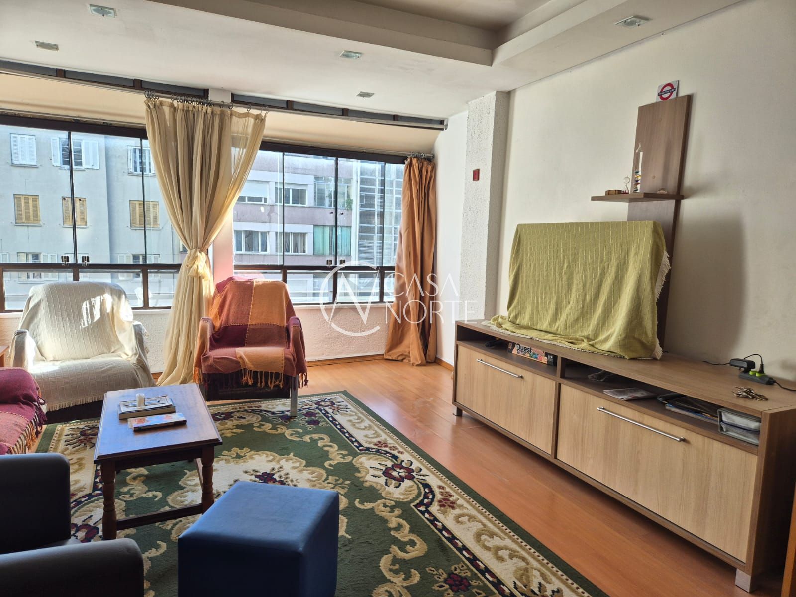 Apartamento à venda com 3 quartos, 81m², 1 suíte, Avenida Senador Salgado Filho no bairro Centro Histórico em Porto Alegre