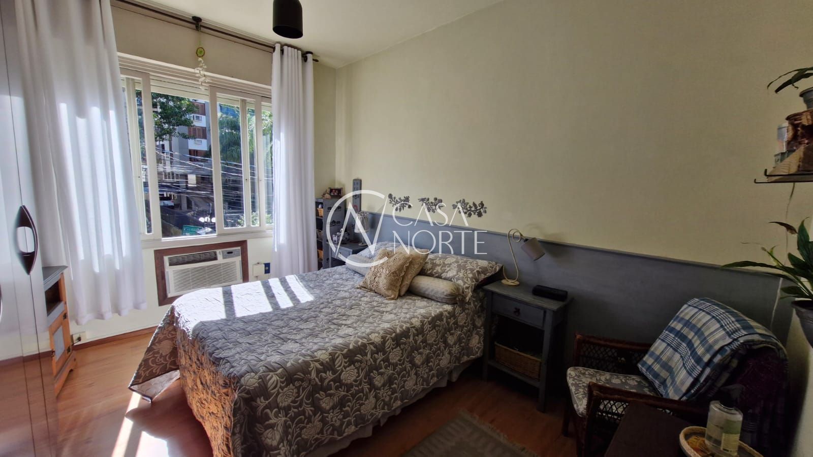 Apartamento à venda com 2 quartos, 88m², Rua Mucio Teixeira no bairro Menino Deus em Porto Alegre