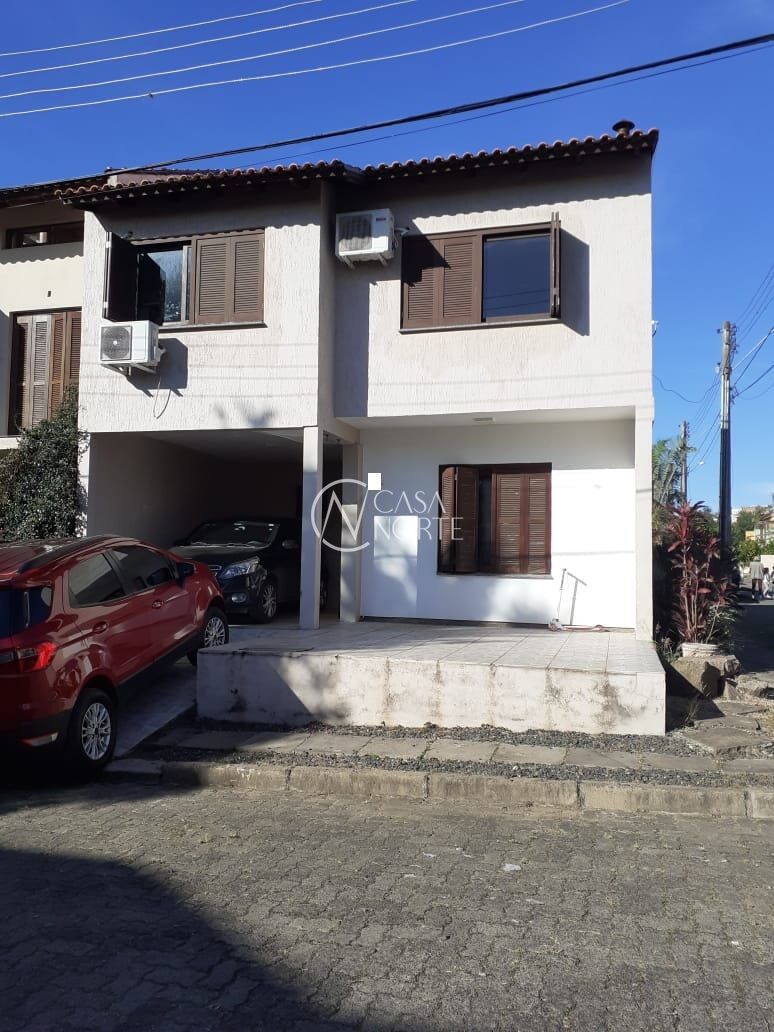 Casa de Condomínio à venda com 4 quartos, 192m², 1 suíte, 2 vagas, Rua Ponciano Pacheco da Silveira no bairro Guarujá em Porto Alegre