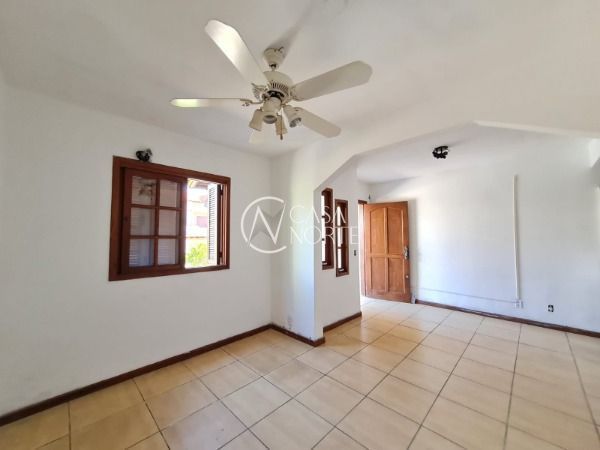 Casa à venda com 3 quartos, 98m², 1 vaga, Rua Azise Pedro Falcão no bairro Hípica em Porto Alegre